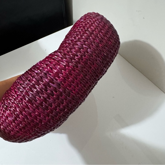 Elegant maroon Woven Handbag - Picture 2 of 5